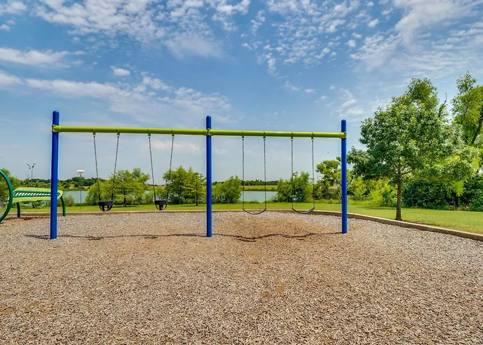 Fenced Yard + Patio: Family In