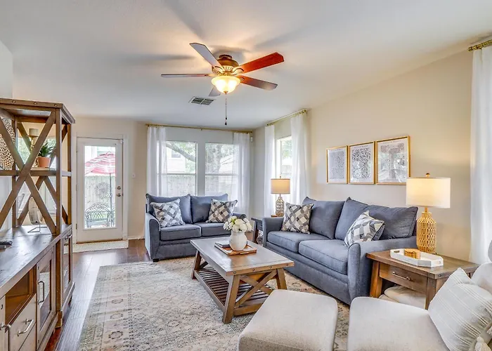 Fenced Yard + Patio: Family In Round Rock