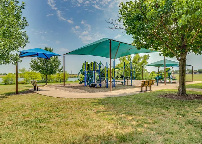 Holiday home Fenced Yard + Patio: Family In