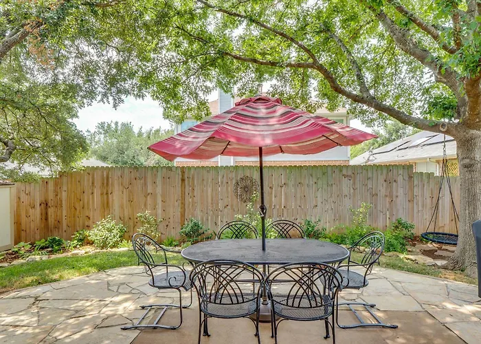 Holiday home Fenced Yard + Patio: Family In